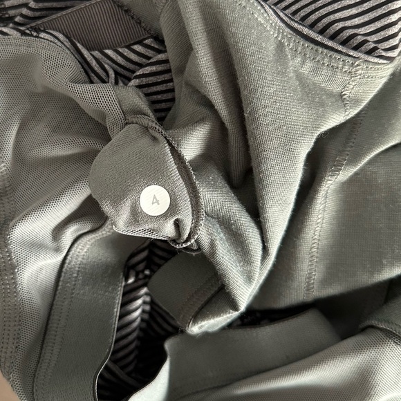 Lululemon Barre None Built In Bra Tank in Mini Pop Stripe Heathered Slate Black - Picture 12 of 12